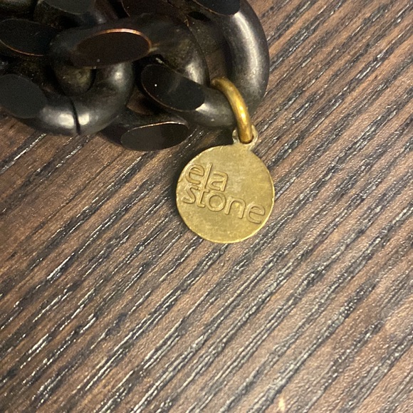 Ela Stone black and gold necklace - Picture 7 of 7